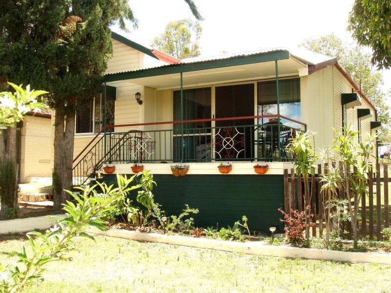 28 West Street, Mount Morgan QLD 4714