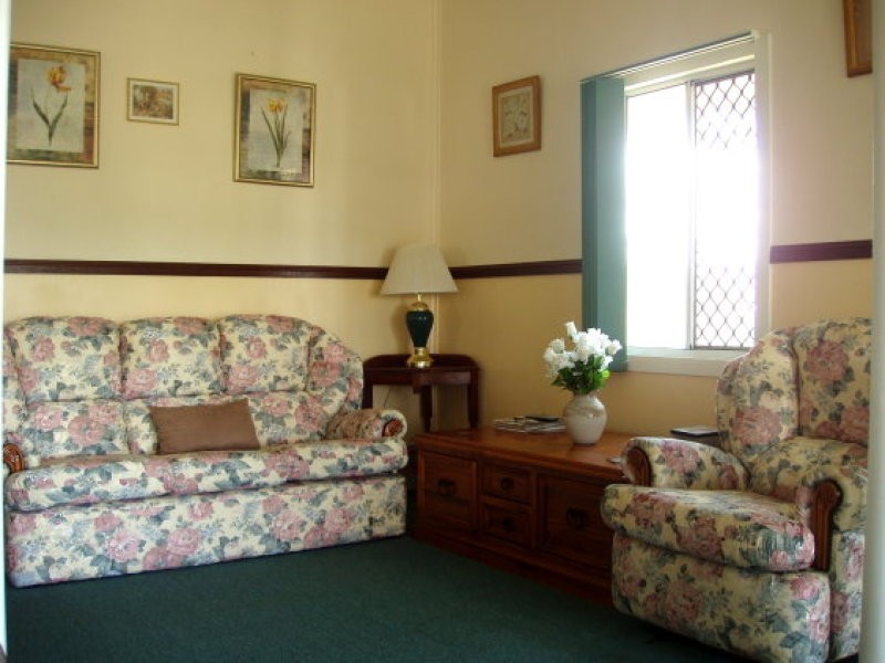 28 West Street, Mount Morgan QLD 4714