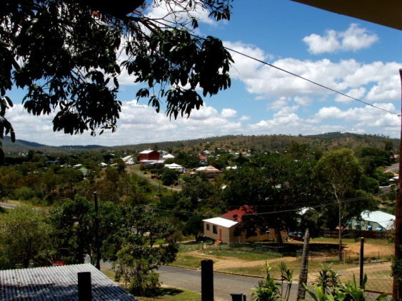 28 West Street, Mount Morgan QLD 4714