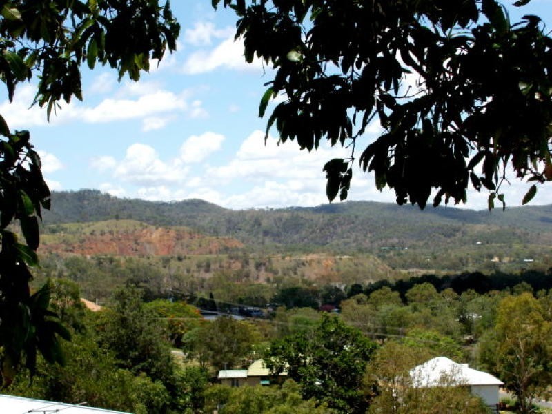 28 West Street, Mount Morgan QLD 4714