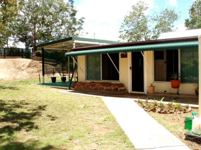 28 West Street, Mount Morgan QLD 4714