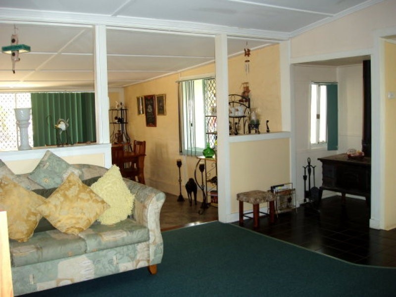 28 West Street, Mount Morgan QLD 4714