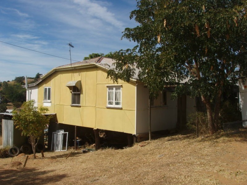 23 West Street, Mount Morgan QLD 4714