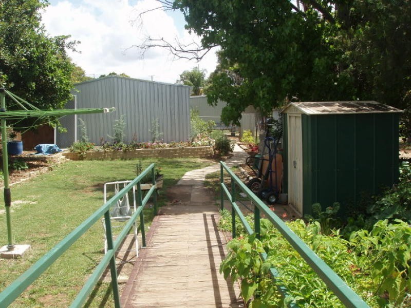 8 Cornes Street, Mount Morgan QLD 4714