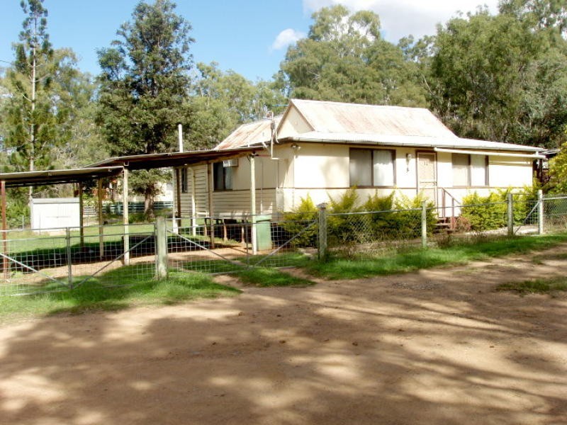 12 Central Street, Mount Morgan QLD 4714