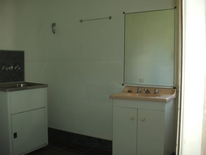 12 Central Street, Mount Morgan QLD 4714