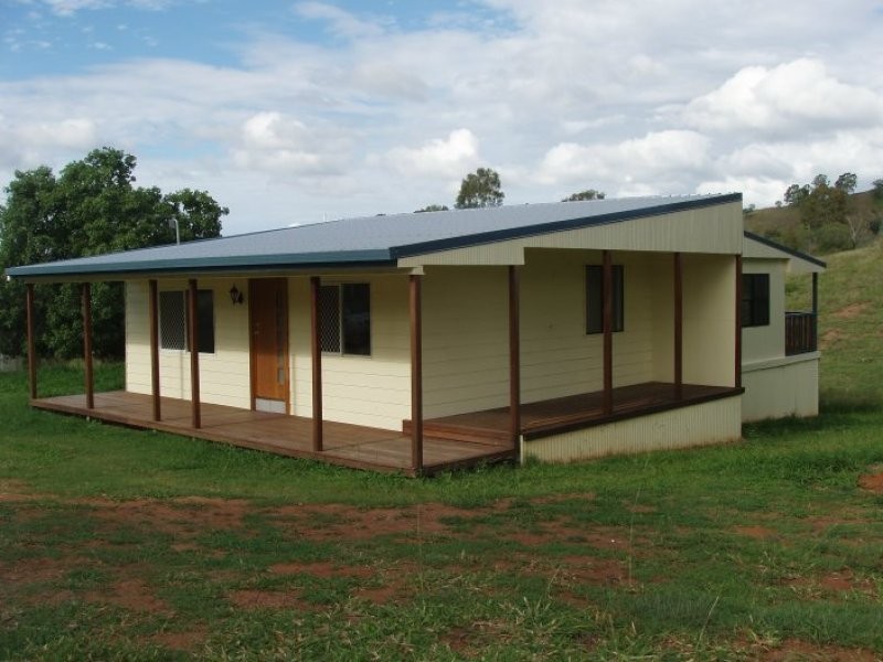 7 Racecourse Rd, Mount Morgan QLD 4714