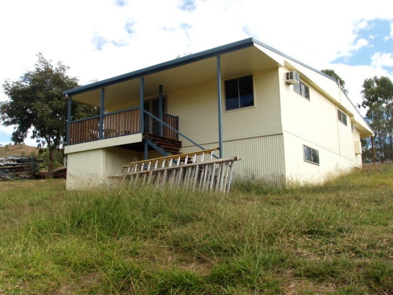 7 Racecourse Rd, Mount Morgan QLD 4714