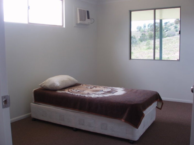 7 Racecourse Rd, Mount Morgan QLD 4714