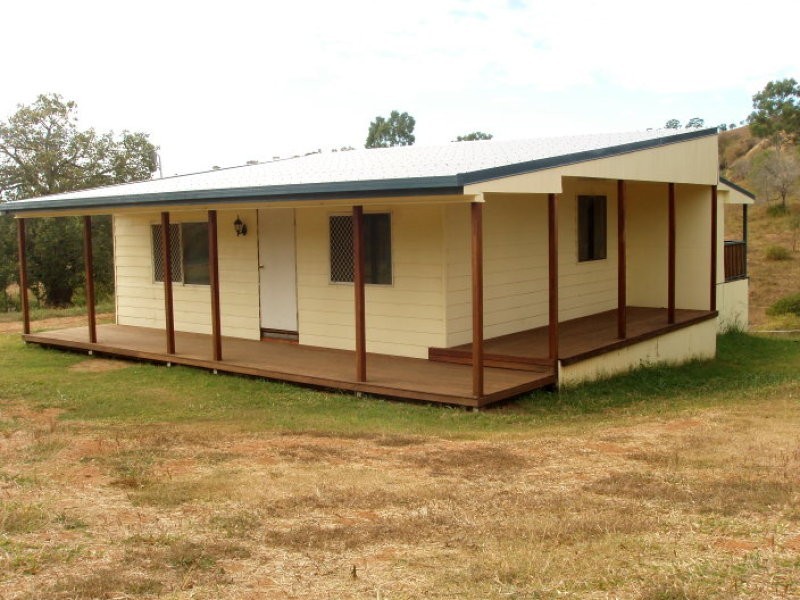 7 Racecourse Rd, Mount Morgan QLD 4714