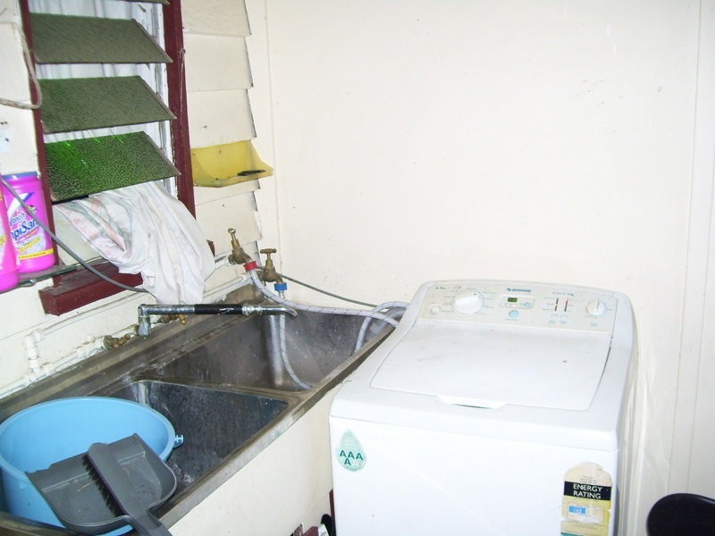 1 Gowdie Street, Mount Morgan QLD 4714