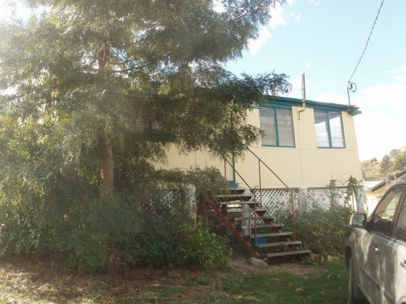 13 Dobbs Street, Mount Morgan QLD 4714