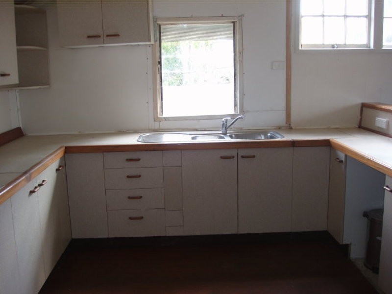 13 Dobbs Street, Mount Morgan QLD 4714