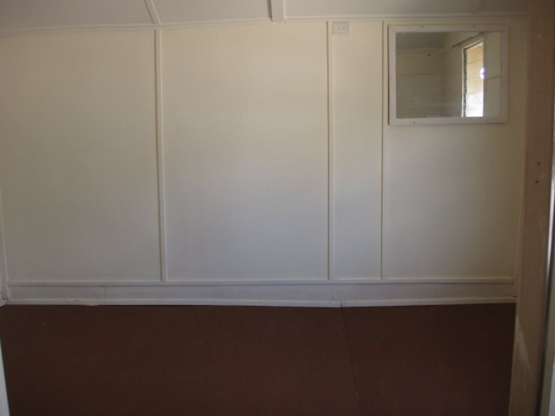 13 Dobbs Street, Mount Morgan QLD 4714