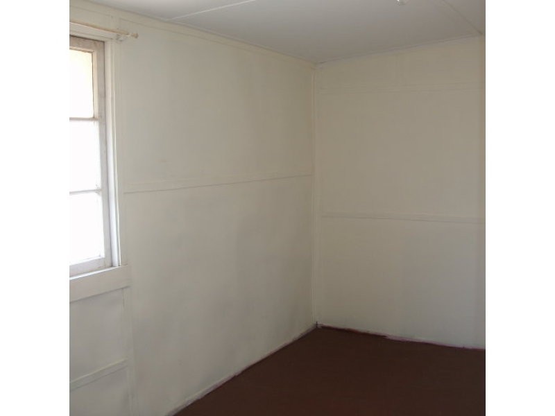 13 Dobbs Street, Mount Morgan QLD 4714