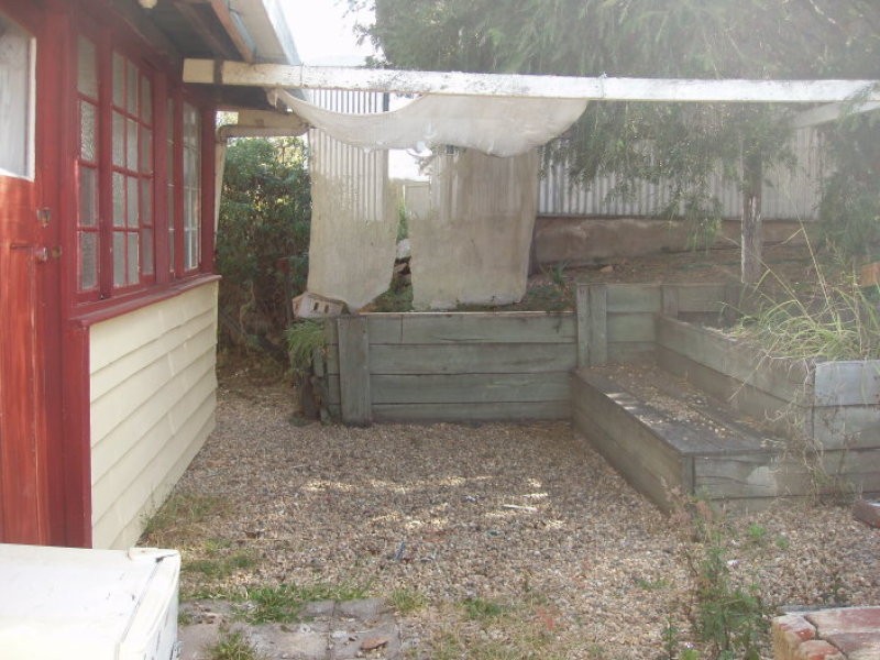 13 Dobbs Street, Mount Morgan QLD 4714