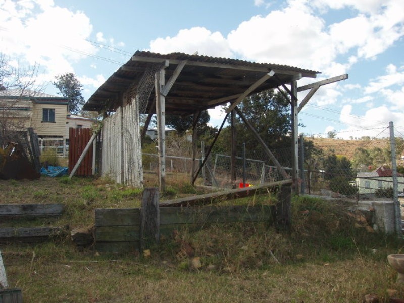 13 Dobbs Street, Mount Morgan QLD 4714