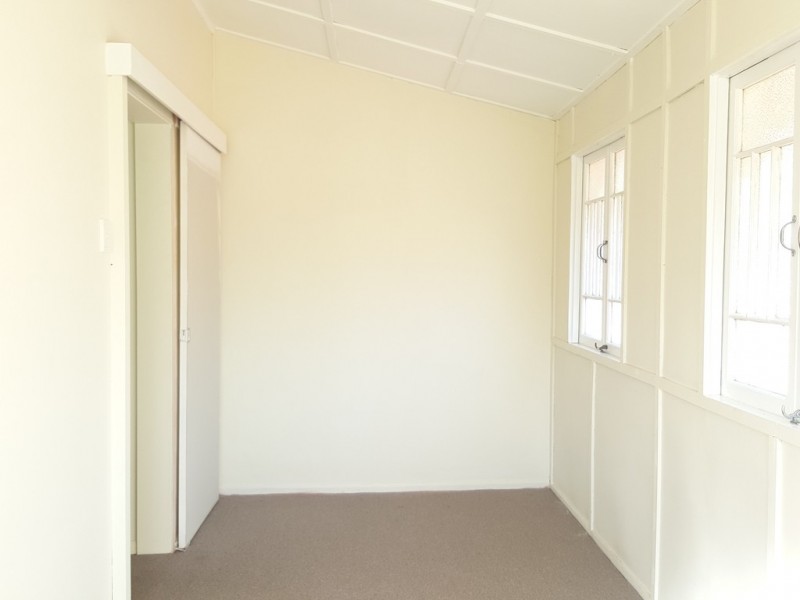 15 James Street, Mount Morgan QLD 4714