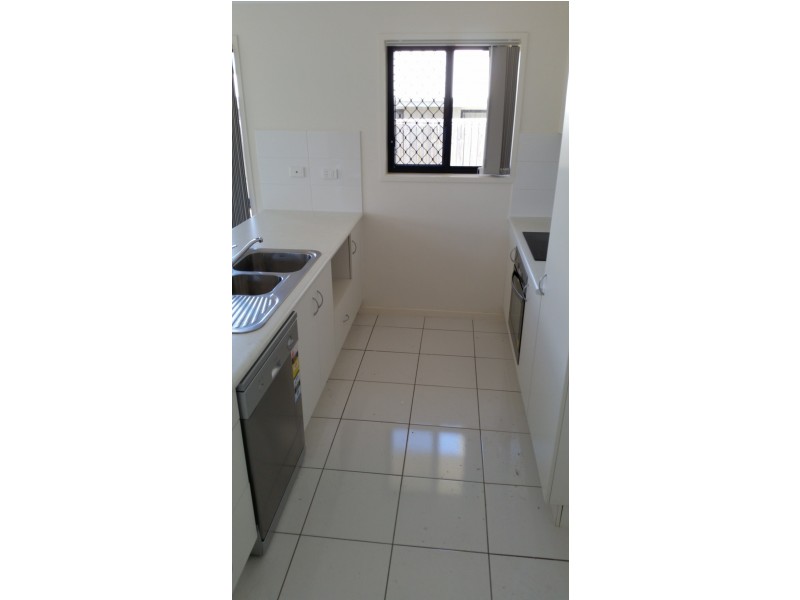 4 Dingle Court, Gracemere QLD 4702