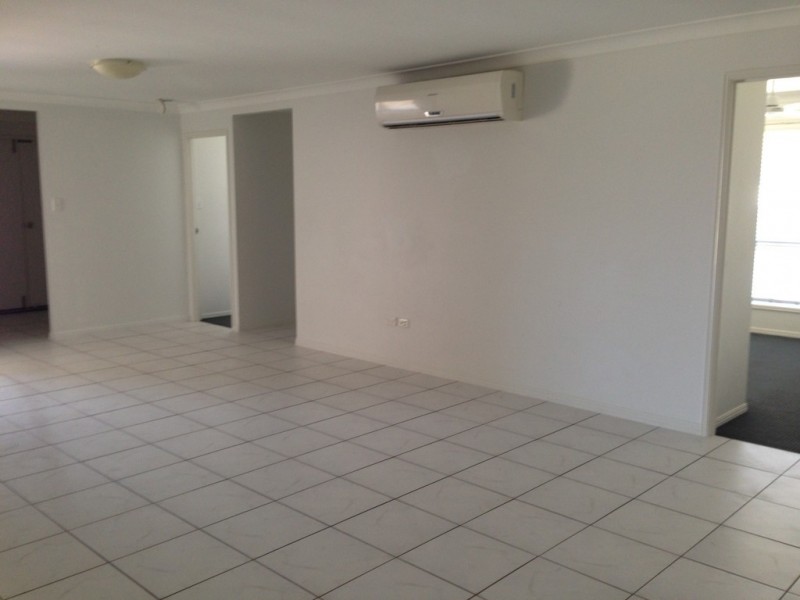 8 Riley Drive, Gracemere QLD 4702