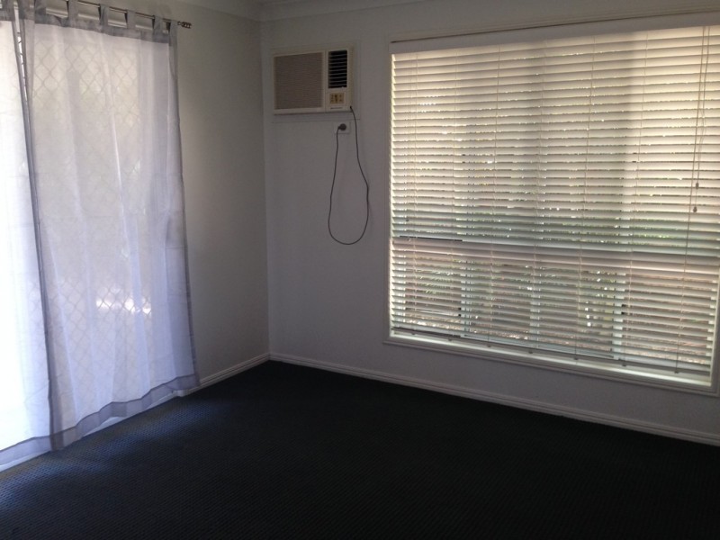 8 Riley Drive, Gracemere QLD 4702