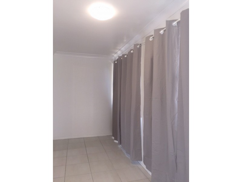 52 Gray Street, Park Avenue QLD 4701