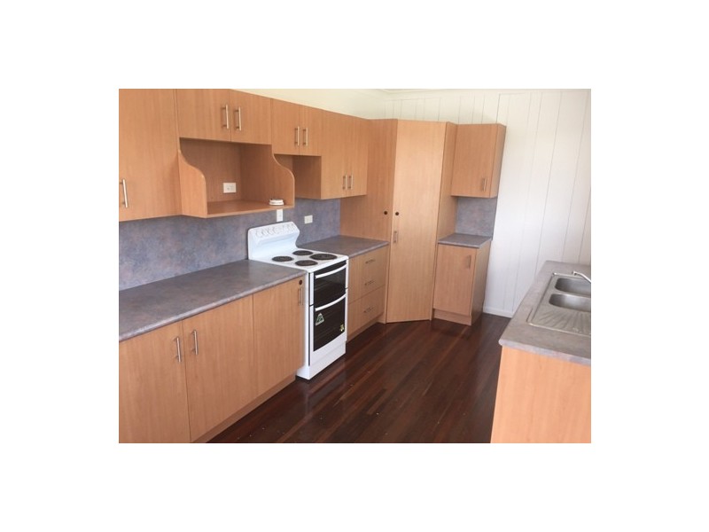 52 Gray Street, Park Avenue QLD 4701