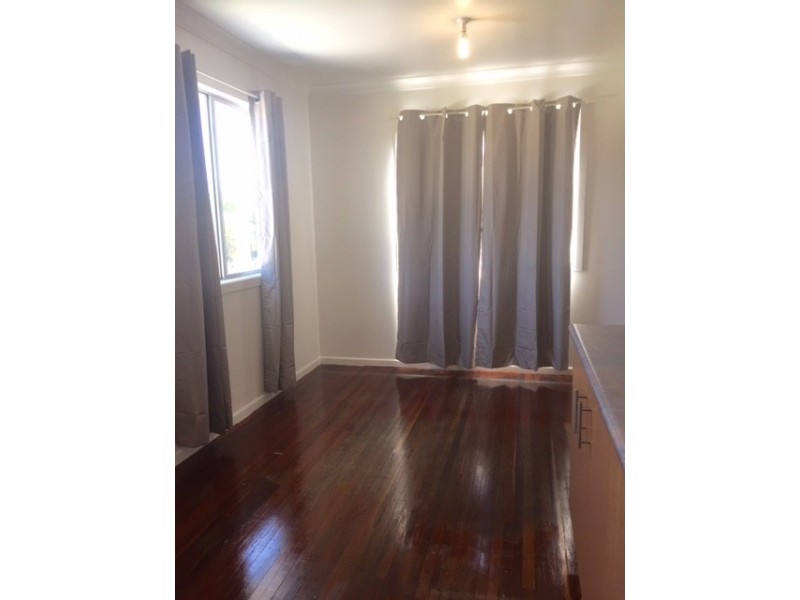 52 Gray Street, Park Avenue QLD 4701