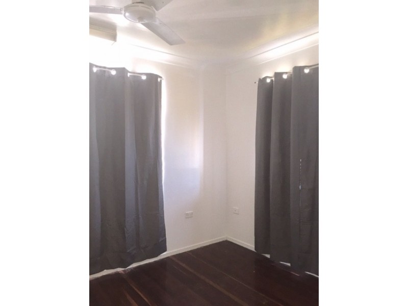 52 Gray Street, Park Avenue QLD 4701