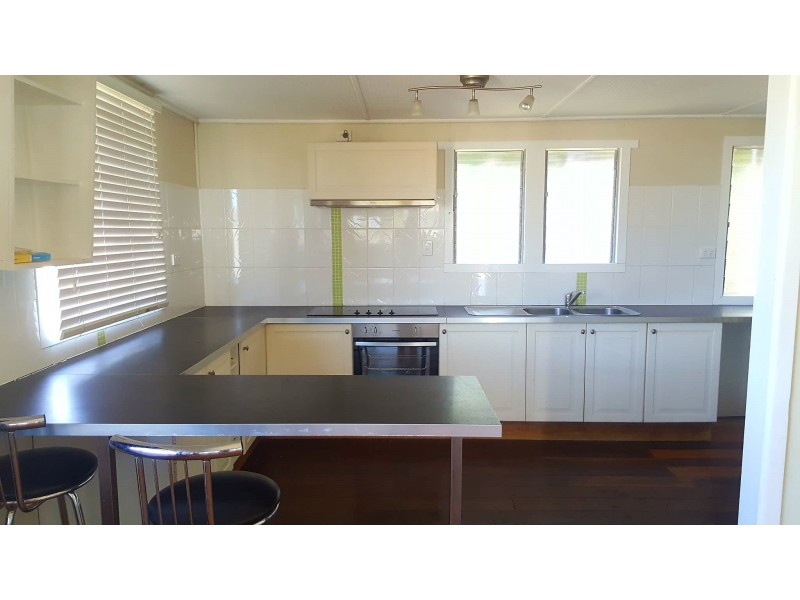 10 O’Connell Street, Depot Hill QLD 4700
