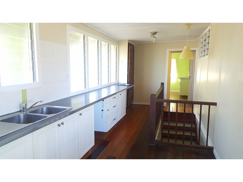 10 O’Connell Street, Depot Hill QLD 4700