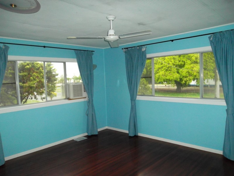 10 O’Connell Street, Depot Hill QLD 4700