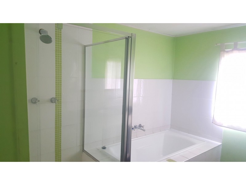 10 O’Connell Street, Depot Hill QLD 4700