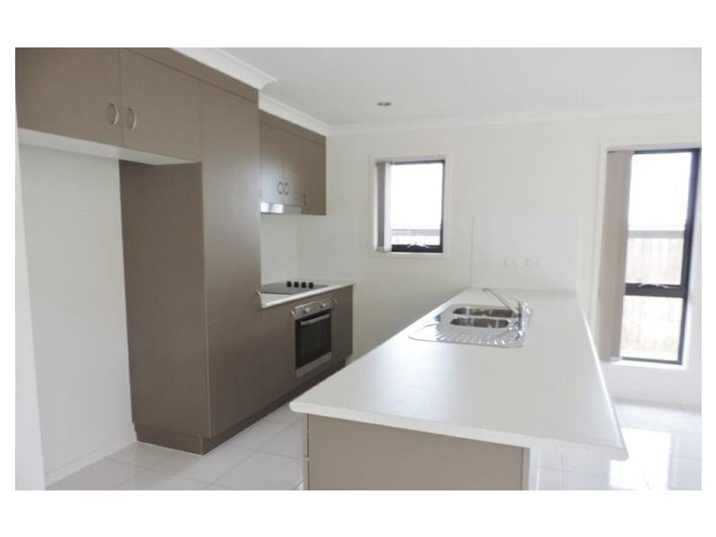 11 Florida Crescent, Parkhurst QLD 4702