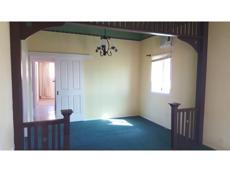 30 West Street, Mount Morgan QLD 4714