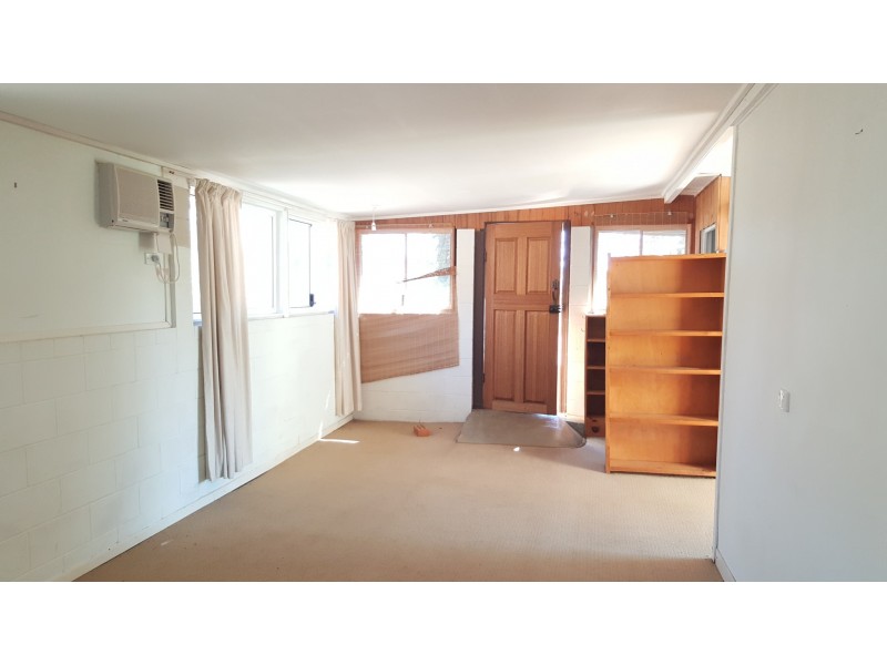 30 West Street, Mount Morgan QLD 4714