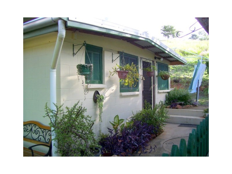 30 West Street, Mount Morgan QLD 4714