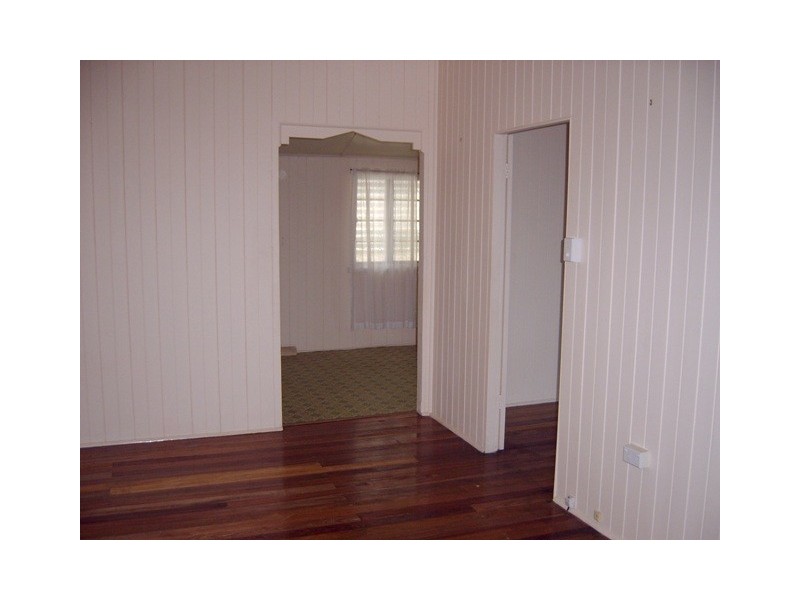 8 Chenery Street, Mount Morgan QLD 4714