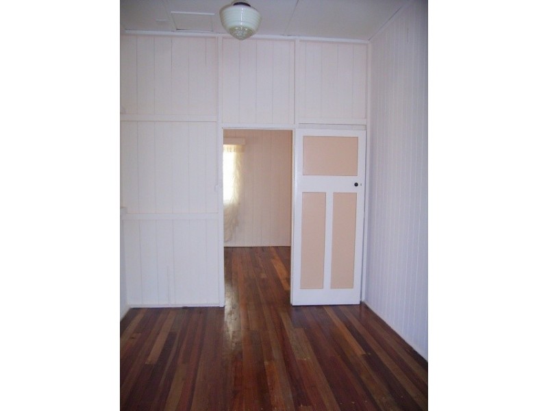 8 Chenery Street, Mount Morgan QLD 4714