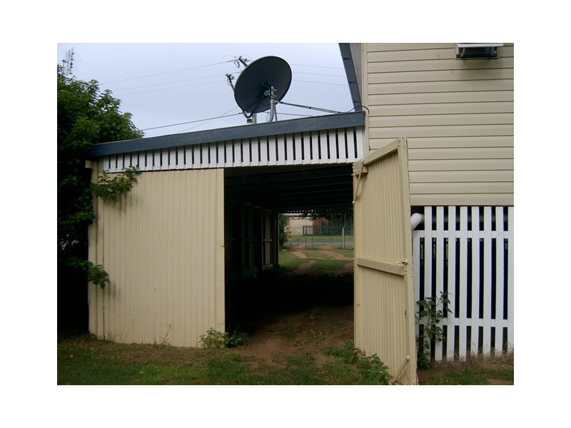 8 Chenery Street, Mount Morgan QLD 4714