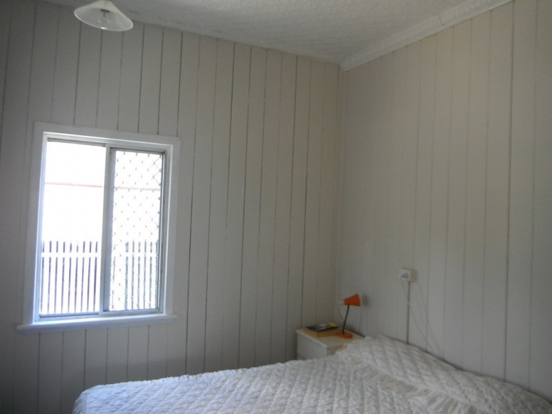 27 Face Street, Park Avenue QLD 4701