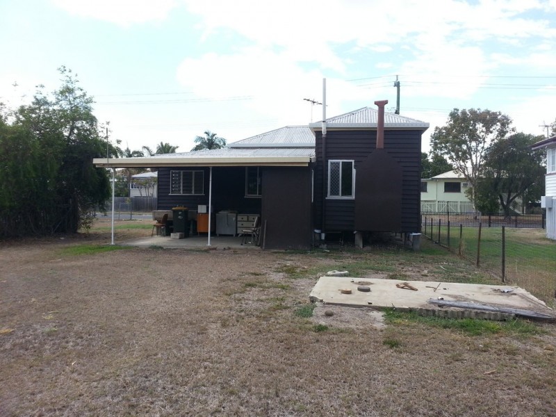 27 Face Street, Park Avenue QLD 4701