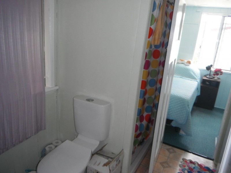 27 Face Street, Park Avenue QLD 4701