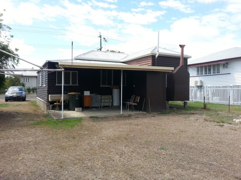 27 Face Street, Park Avenue QLD 4701