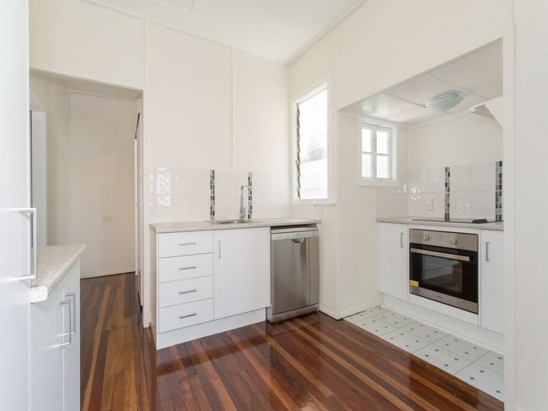 12 WATER ST, Berserker QLD 4701