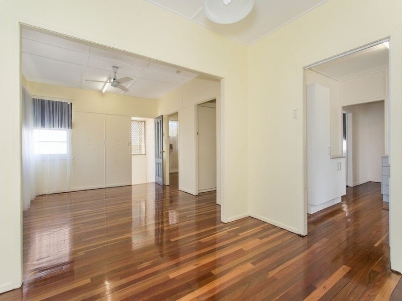 12 WATER ST, Berserker QLD 4701