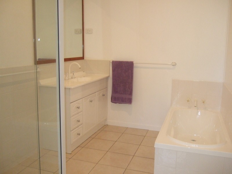 1 Gordon Lane, Mount Morgan QLD 4714