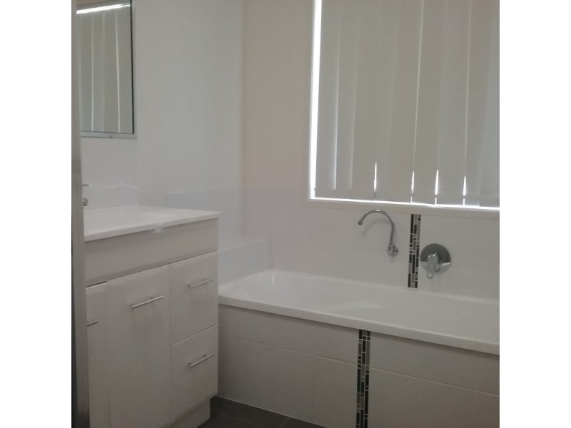 11 Doongarra Crescent, Gracemere QLD 4702