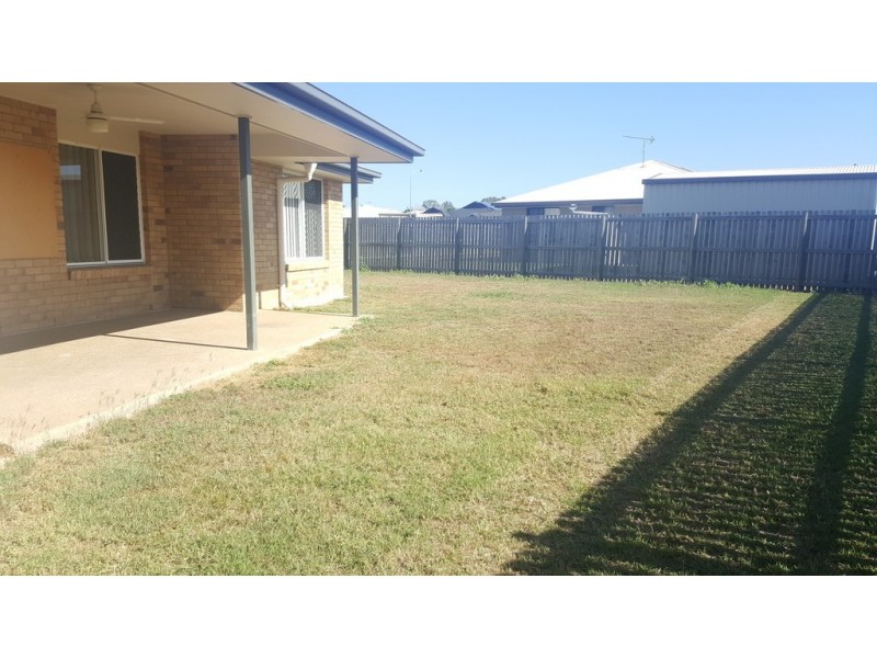 14 Tippett Crescent, Gracemere QLD 4702