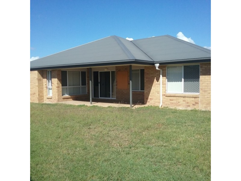 14 Tippett Crescent, Gracemere QLD 4702